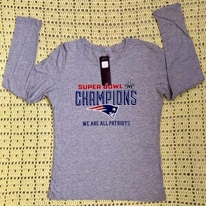 Super Bowl NWT New England Patriots Champions Gray Long Sleeve Shirt